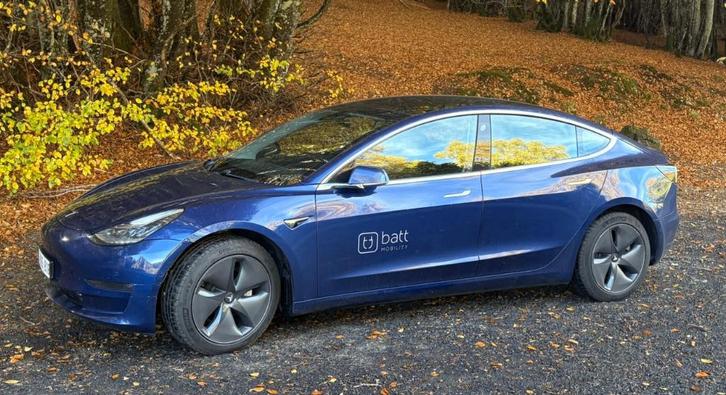 Tesla Model 3 Long Range AWD, Autos, Tesla, Particulier, Model 3, Électrique, Euro 6, Berline, 4 portes, Automatique, Bleu, Noir