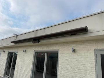 Zonneluifel beschikbaar voor biedingen