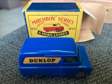 Matchbox Series nr25 Commer Dunlop delivery van disponible aux enchères