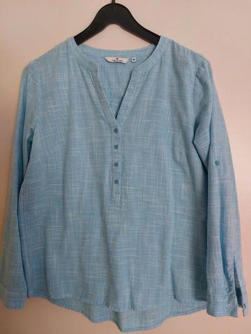 Lichtblauwe tuniek
