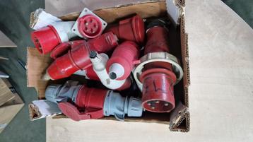 Krachtstroom stekkers 16a en 32a. 1x 64 beschikbaar voor biedingen