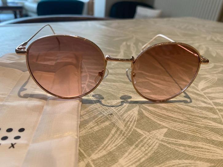 Zonnebril, merk SIX, perfecte staat, Handtassen en Accessoires, Zonnebrillen en Brillen | Dames, Zo goed als nieuw, Zonnebril