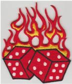 Dobbelsteen Dice Vlammen stoffen opstrijk patch embleem #1, Verzamelen, Verzenden, Nieuw