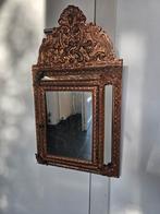 Koperen spiegel (Dutch cushion mirror)., Antiek en Kunst, Antiek | Spiegels, Ophalen of Verzenden