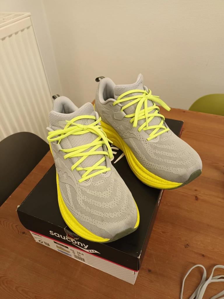 Saucony TEMPUS 2 ALS NIEUW maat 10,5, Sport en Fitness, Loopsport en Atletiek, Saucony, Ophalen