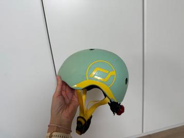 Neutrale fietshelm peuter (met lichtje) beschikbaar voor biedingen