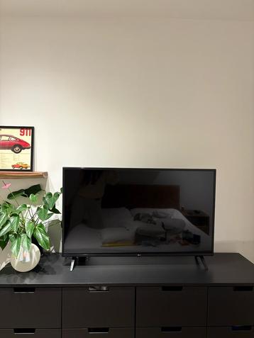 4K ultra HD smart TV 43 inch beschikbaar voor biedingen