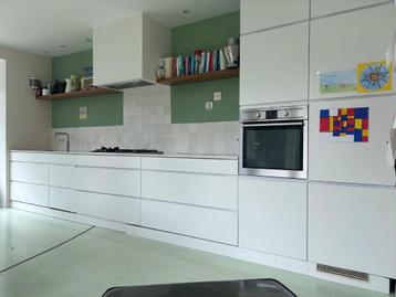 KVIK Mano Keuken – Strakke in Matwit  GEDEMONTEERD, Huis en Inrichting, Wit, Enkelwandige keuken, Ophalen of Verzenden, Zo goed als nieuw