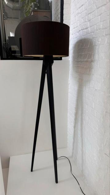 Staanlamp 3pikkel hout beschikbaar voor biedingen