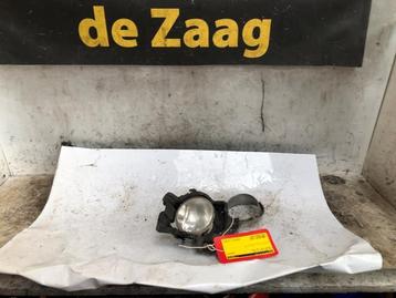 Mistlamp rechts-voor van een Peugeot 208 beschikbaar voor biedingen