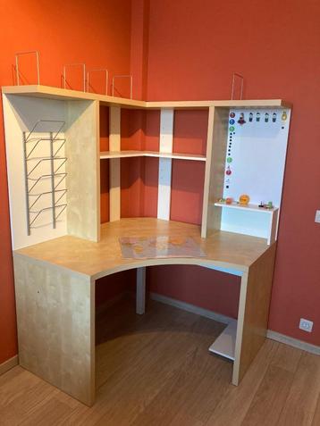 Bureau disponible aux enchères