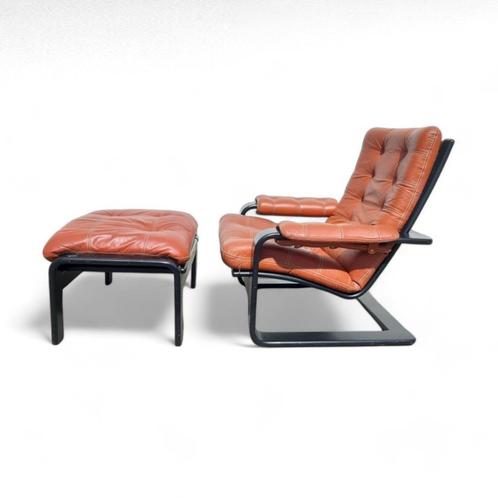 MCM design fauteuil en voetbank, Lystolet, Zweden,1970s, Huis en Inrichting, Fauteuils, Gebruikt, Hout, Leer, 75 tot 100 cm, 75 tot 100 cm