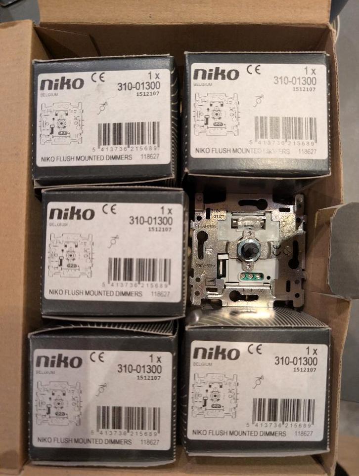 9 x Niko dimmers – draaiknopdimmer met afwerkset, Doe-het-zelf en Bouw, Elektriciteit en Kabels, Nieuw, Schakelaar, Ophalen of Verzenden