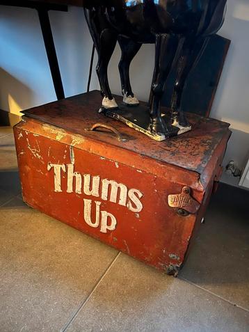 Oude ‘Thums Up’  coca cola koelbox beschikbaar voor biedingen