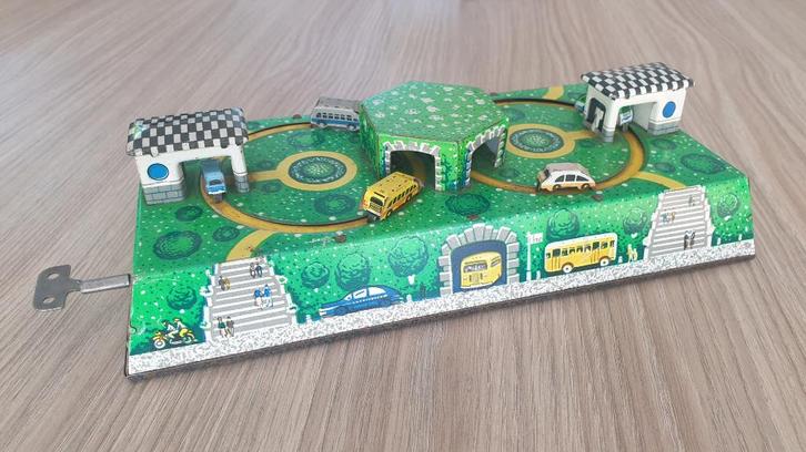 Vintage blikken veerspeelgoed Abtotpacca: made in USSR., Antiquités & Art, Antiquités | Jouets, Enlèvement ou Envoi