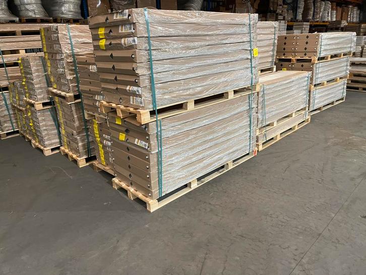 Verticale Radson radiatoren magazijn opruiming actie, Doe-het-zelf en Bouw, Verwarming en Radiatoren, Nieuw, Radiator, 800 watt of meer