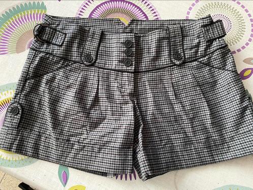 Mango short kleine ruitjes @vichy zwart-grijs maat 40 retro, Kleding | Dames, Broeken en Pantalons, Zwart, Ophalen of Verzenden