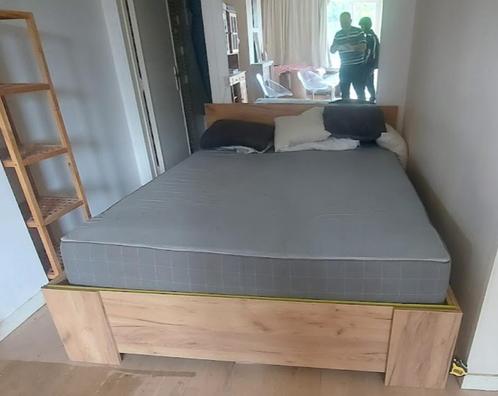 Bed + lattoflex 200cm x160 450€ (nieuw 900€), natuurlijkhout, Huis en Inrichting, Slaapkamer | Bedden, Zo goed als nieuw, Tweepersoons