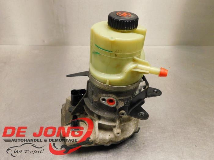 Stuurbekrachtiging Pomp van een Opel Vivaro, Auto-onderdelen, Besturing, Opel, Gebruikt, 3 maanden garantie, Ophalen of Verzenden