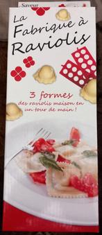 1 coffret la fabrique à raviolis 3 plaque décor + 1Rouleau à, Autres matériaux, Enlèvement, Ensemble de couverts, Neuf