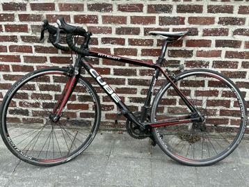 Cube Attempt Racefiets – Lichtgewicht en Sportief beschikbaar voor biedingen