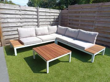 Loungeset 2,5 x 2,5m beschikbaar voor biedingen