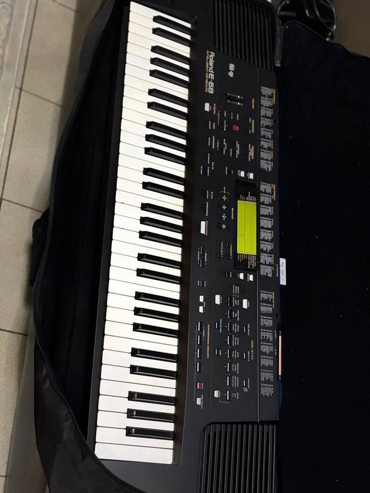Roland in werkende Staat, Muziek en Instrumenten, Keyboards, Zo goed als nieuw, Roland, Ophalen