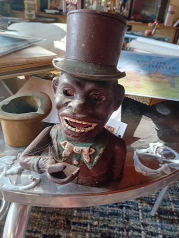 Gietijzeren spaarpot beschikbaar voor biedingen