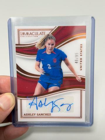 2023-24 ASHLEY SANCHEZ /99 PANINI IMMACULATE + Handtekening beschikbaar voor biedingen