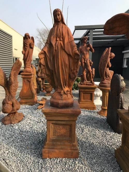 Maria op een sokkel - oxide oppervlak, tuinbeeld Maria groot, Tuin en Terras, Tuinbeelden, Mensenbeeld, Steen, Ophalen of Verzenden