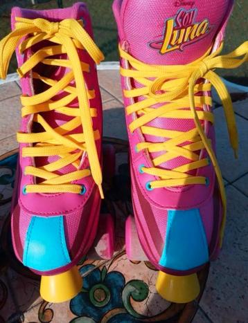 Rolschaatsen + helm beschikbaar voor biedingen