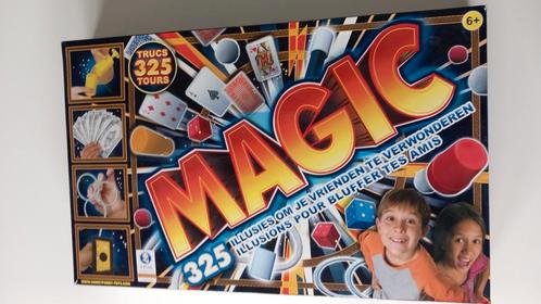 Magic Goocheldoos met 325 trucs NIEUW, Hobby en Vrije tijd, Gezelschapsspellen | Overige, Nieuw, Ophalen