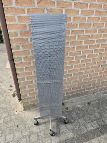 Accessoire rekken, 6 stuks beschikbaar voor biedingen