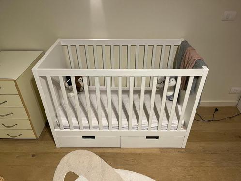 Babybed (Stuva Grundlig) met Aerosleep overtrekken, Enfants & Bébés, Chambre d'enfant | Lits, Utilisé, Moins de 140 cm, 70 à 85 cm