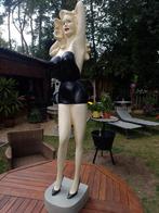 Beeld pin-up girl, Ophalen