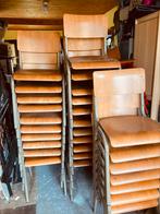 Vintage houten schoolstoelen en stapelstoelen, Ophalen
