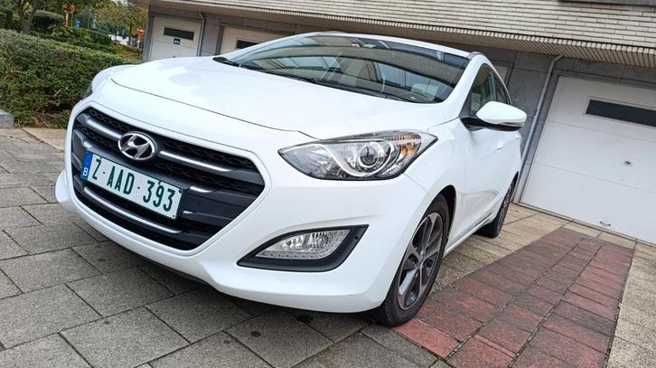 Hyundai i30 Brk 1.6 Benzine Handgeschakeld 78000km CARPASS C, Auto's, Hyundai, Bedrijf, i30, ABS, Achteruitrijcamera, Airbags