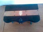 Klein koffertje op 4 pootjes (juwelen kistje ) Massief hout., Antiek en Kunst, Ophalen of Verzenden