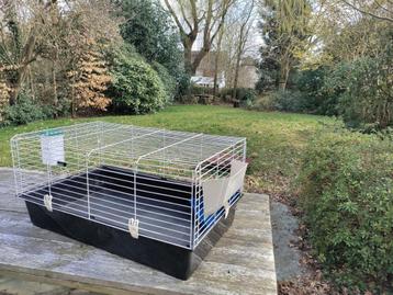 Mooie konijnenkooi 95Lx56Lx46H + accessoires beschikbaar voor biedingen