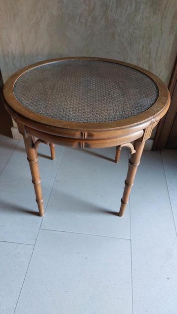 Bijzettafel  beschikbaar voor biedingen