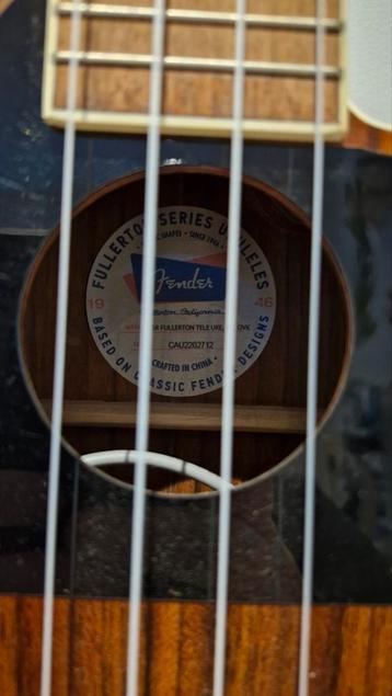 Fender fullerton ukulele met pickup, Musique & Instruments, Enlèvement, Comme neuf