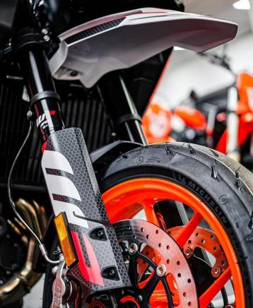 KTM 890 SMT 2023 disponible aux enchères