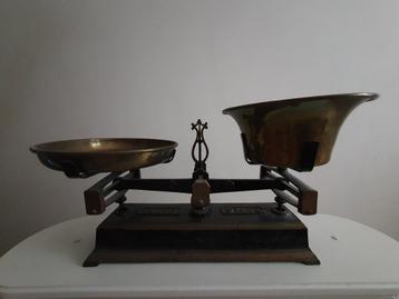 Weegschaal decoratief beschikbaar voor biedingen