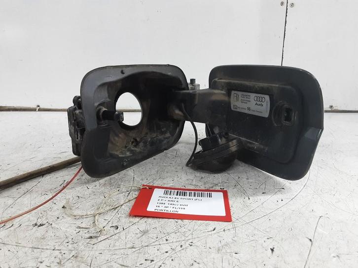 TANKKLEP Audi A3 (8V1 / 8VK) (01-2012/10-2020) (8V3309906), Auto-onderdelen, Carrosserie, Audi, Gebruikt