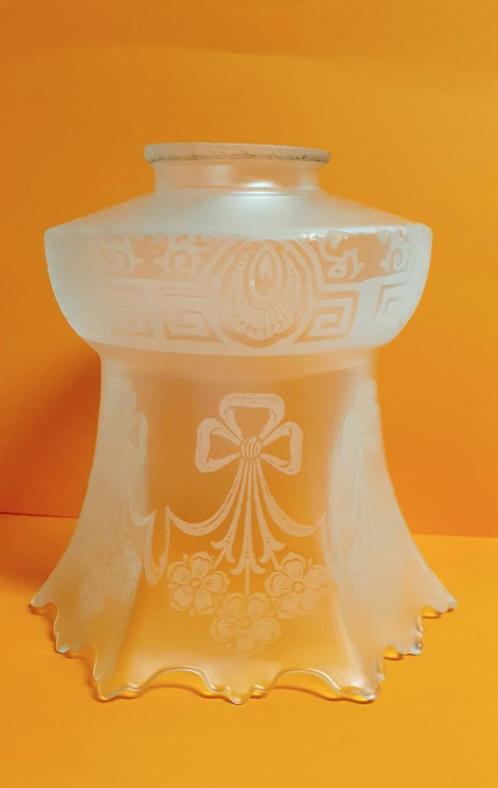hand gegraveerde lampenkap, Antiek en Kunst, Antiek | Glaswerk en Kristal, Ophalen of Verzenden