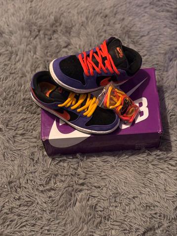 Nike sb dunk low pro beschikbaar voor biedingen