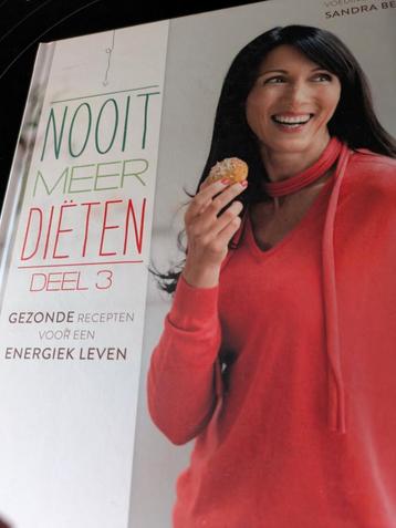 Sandra Bekkari - 3 beschikbaar voor biedingen