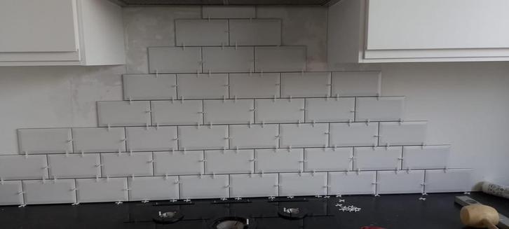 Ervaren klusjesman 0488859946 - Schilder, tegels, mubels!, Offres d'emploi, Emplois | Bâtiment, À partir de 10 ans