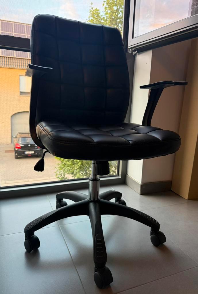 Comfortabele zwarte bureaustoel, Huis en Inrichting, Bureaustoelen, Bureaustoel, Ophalen