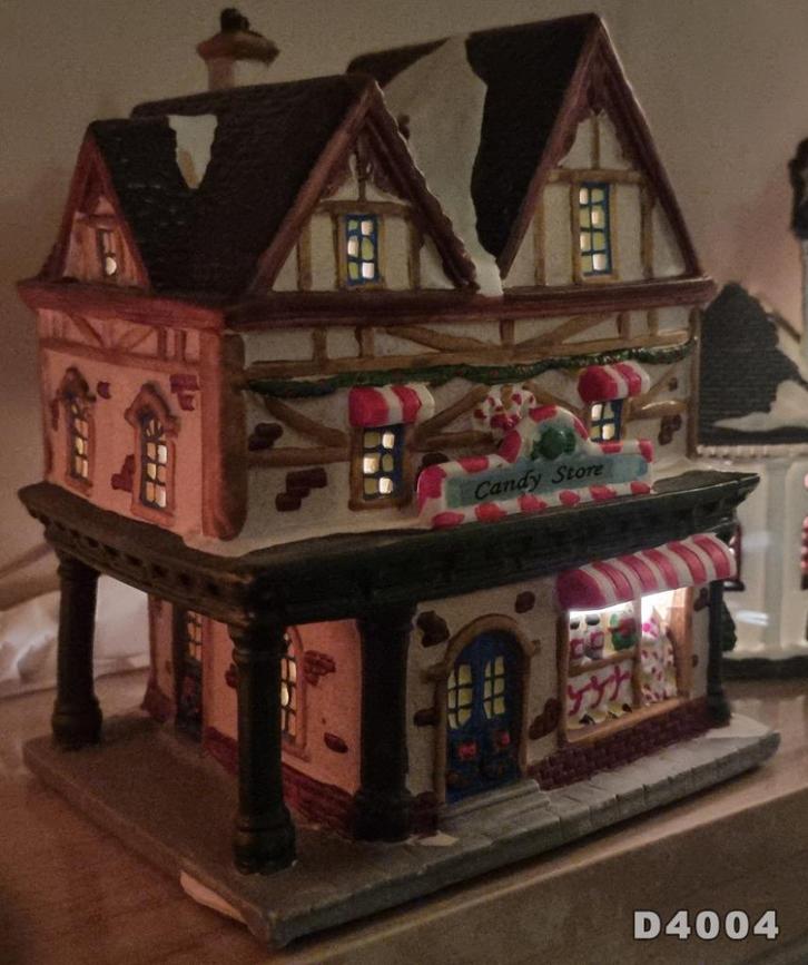 Keramiek Verlichte Kersthuisjes, Diversen, Kerst, Zo goed als nieuw, Ophalen of Verzenden